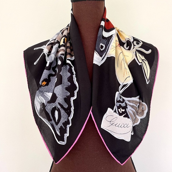 New Gucci Logo Kris Knight Butterfly Flora Black Silk Scarf with Gucci Gift Box - Picture 3 of 14
